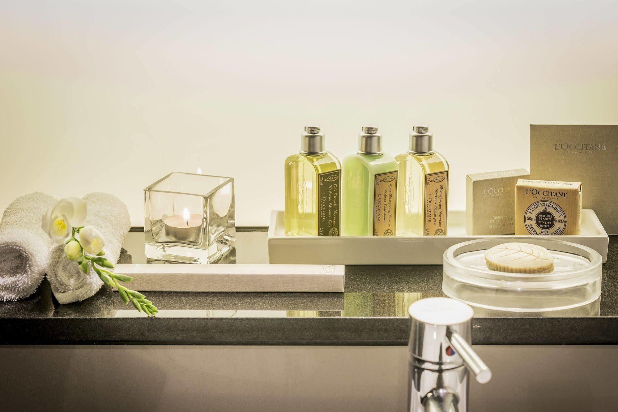 Fraser Suites Sydney Eksteriør billede L'Occitane products