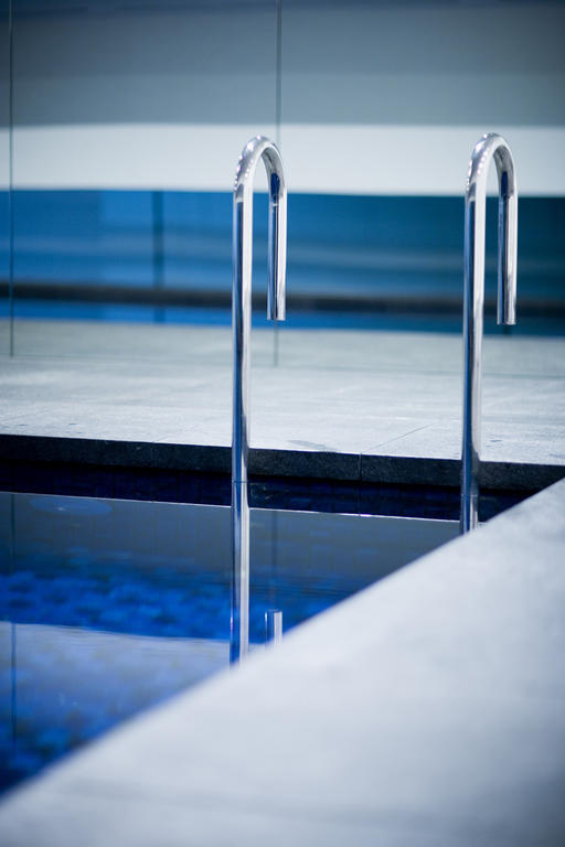 Fraser Suites Sydney Eksteriør billede A close-up of the glass floor